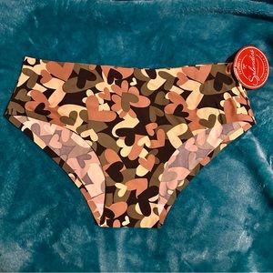 Camo Heart Bikini Seamless Panty Brand New with Tags